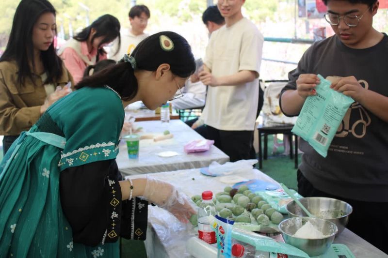 懷古惜今思奮進 華東交通大學開展清明節系列活動2